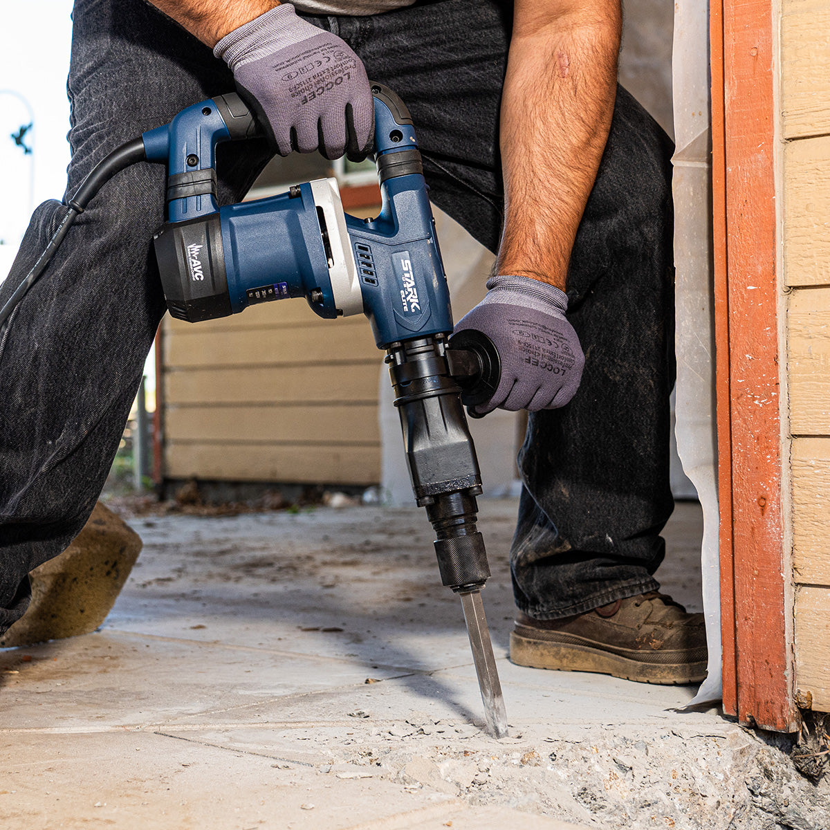 Stark USA 1200W Demolition Chipping Hammer Anti-Vibration Handle W/ Chisel Set