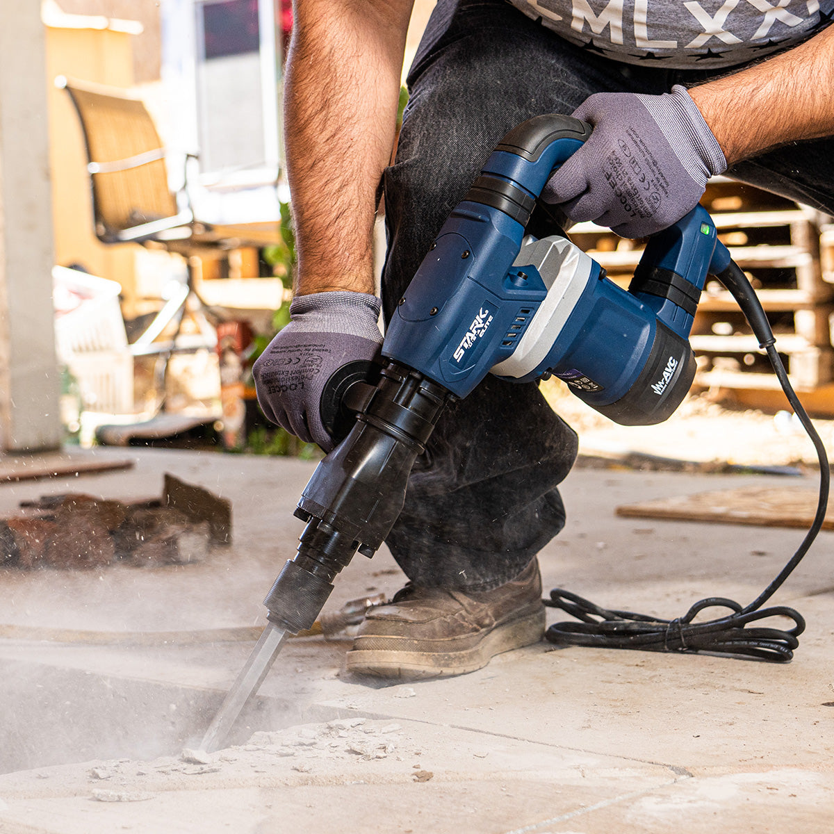 Stark USA 1200W Demolition Chipping Hammer Anti-Vibration Handle W/ Chisel Set